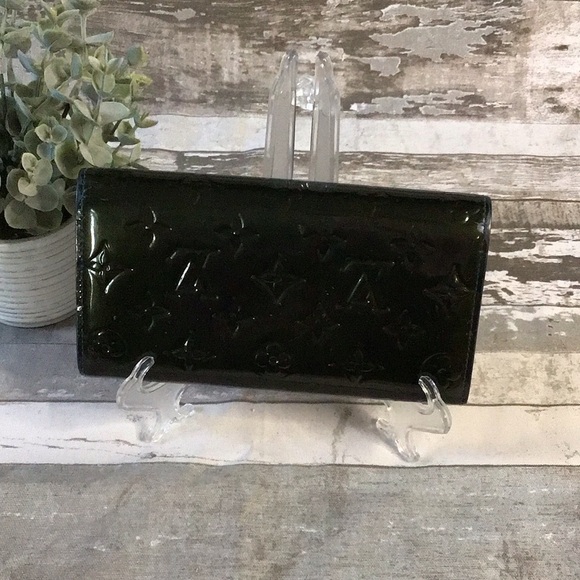 Louis Vuitton Dark Green Patent Wallet - Picture 2 of 16